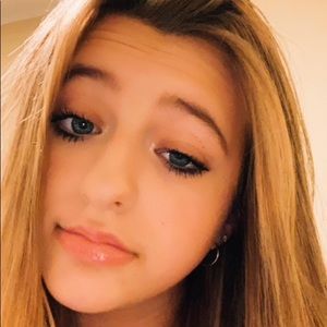 Meet your Posher, Avery